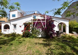 Chalet en Zona alta. Casa con una superficie de 162 m2 en una sola planta y un amplio