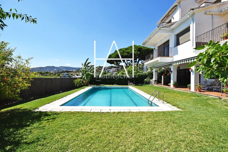 Foto 10e9dfde-1fd5-457f-8f42-ef623e979327. Casa amb calefacció aparcament piscina a Teià