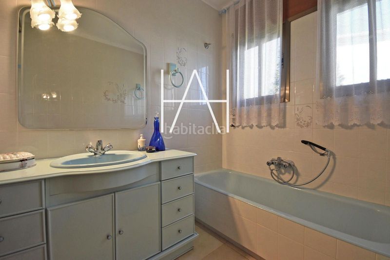 Foto f4b9b6fd-7e92-4c5e-958e-6be06c0ff7a5. Casa amb calefacció aparcament piscina a Teià