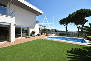 Chalet dans Premi de Dalt. Casa a la venta en premi de dalt con espectaculares vistas a ma