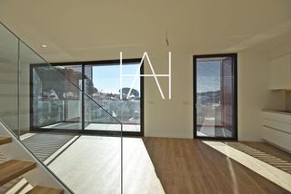 Attique à Tiana. Ático dúplex de nueva construcción en tiana