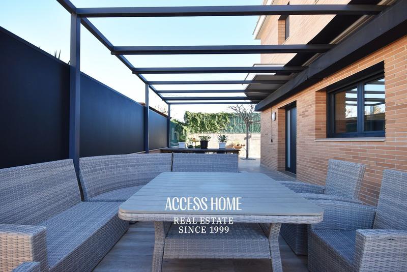 Foto 4233fd7c-5575-4bec-8875-c0be6936a132. Chalet con riscaldamento parcheggio piscina in Centre Vilassar de Mar