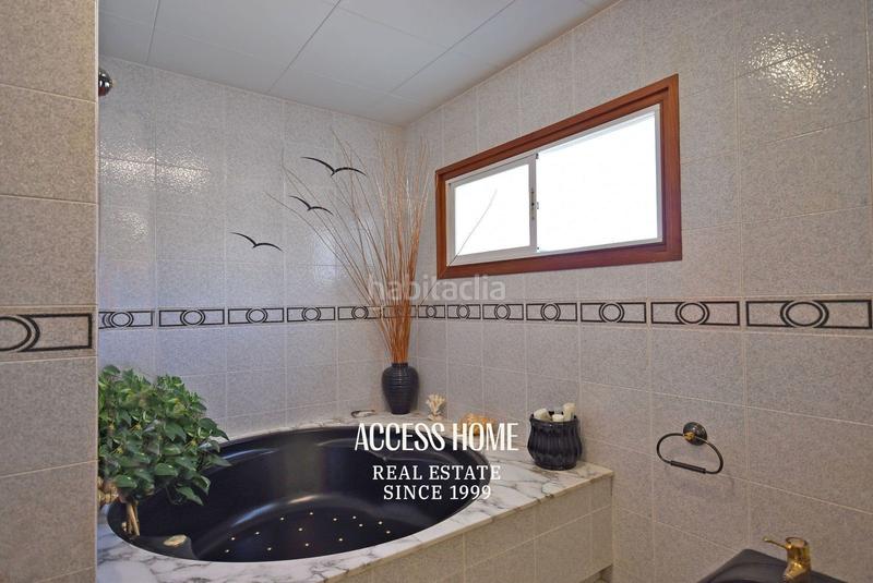 Foto 215101e6-b1b8-470a-bb37-5bfaaa553e59. Chalet mit heizung parking pool in Canet de Mar