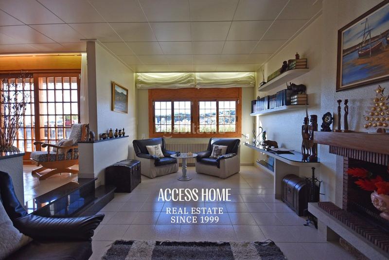 Foto 9b386148-1fc0-4b2d-8ef9-6381200043cd. Chalet mit heizung parking pool in Canet de Mar