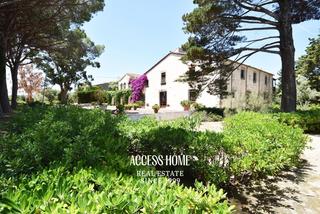 Maison à Arenys de Munt. Masía catalana del siglo xvii en arenys de munt