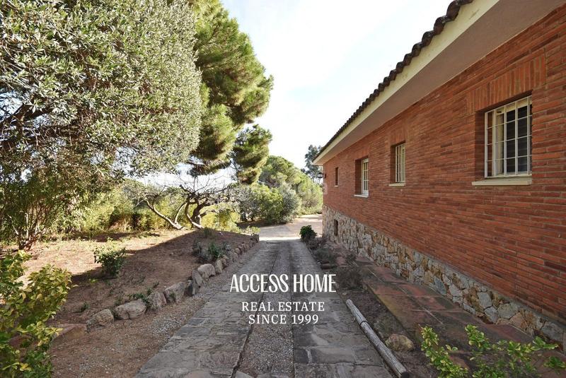 Foto 0f2c5d80-1584-4971-8f70-5d61e8bfd49e. Chalet avec chauffage parking piscine dans Montalnou - Milans del Bosc Sant Vicenç de Montalt