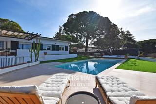 Chalet à Montalnou - Milans del Bosc. Casa con piscina privada en sant vicenç de montalt