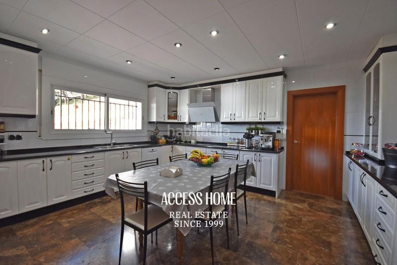 Foto b9b91d70-9d95-4b98-a77f-f499267f3869. Chalet avec chauffage parking piscine dans Argentona est Argentona