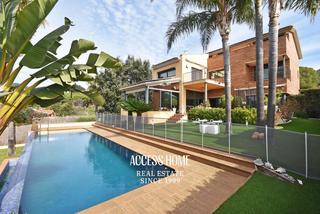 Chalet à Montalnou - Milans del Bosc. Exclusiva villa a la venta en sant vicenç de montalt