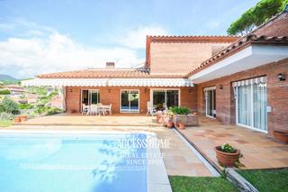 Xalet a Caldes d´Estrac. Casa con piscina privada en caldes destrac