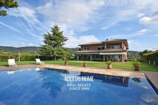 Chalet dans Rocaferrera. Villa en rocaferrera con amplia parcela