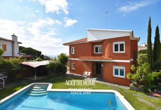 Xalet a Teià. Gran casa unifamiliar con piscina privada en teià