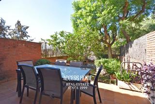 Maison jumele dans Tiana. Casa adosada en tranquila zona de tiana