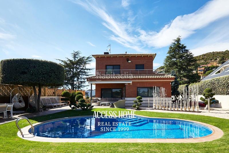 Foto 1e37a3d6-a6a9-4041-98ff-a4312f1c7412. Chalet magnifica casa en Mas Ram, en Mas Ram Badalona