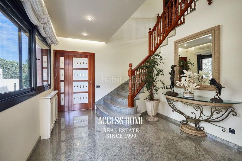 Foto 5cdcd0a4-3e56-4406-b7ab-cf53264f3cbf. Chalet magnifica casa en Mas Ram, en Mas Ram Badalona