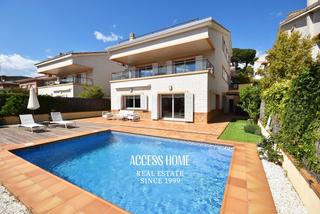 Chalet dans Vilassar de Dalt. Gran casa con vistas al mar en vilassar de dalt