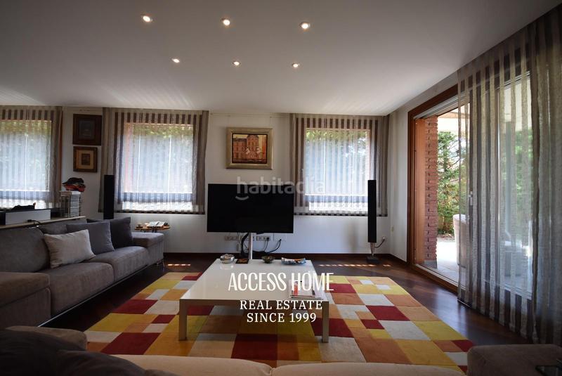 Foto 6e562655-ed42-4daf-ab66-86f7cdf5e080. Chalet excelente casa unifamiliar en el centro en Cabrera de Mar