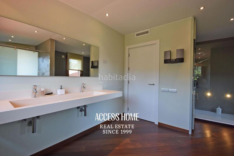 Foto 9cdab6ce-a1e7-440a-aa1a-86f23f7980f2. Chalet excelente casa unifamiliar en el centro en Cabrera de Mar