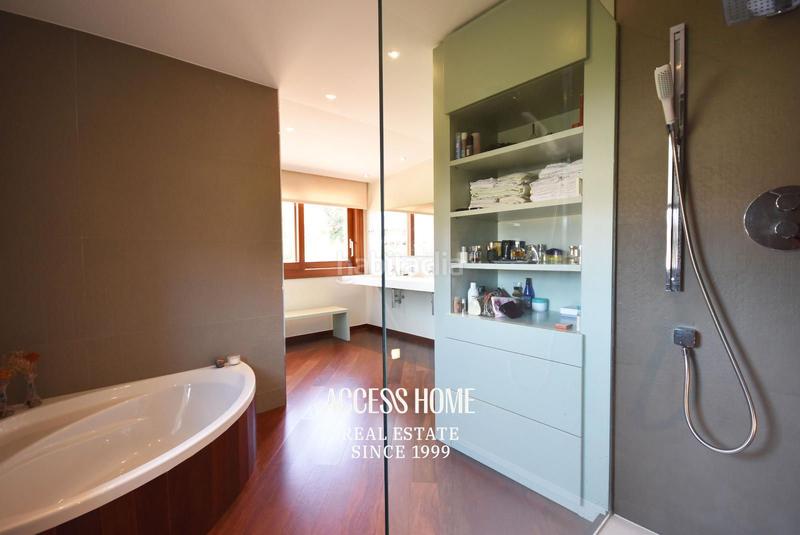 Foto d6aa23f1-91e1-46e5-8057-2ee0193664ba. Chalet excelente casa unifamiliar en el centro en Cabrera de Mar