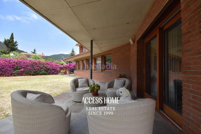 Foto fecd859f-f985-483a-b609-5722ebf7cb8f. Chalet excelente casa unifamiliar en el centro en Cabrera de Mar