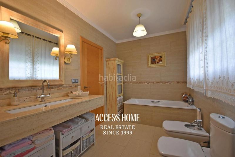 Foto 17f4266d-6c64-43f0-b0f5-ed236bfd147b. Xalet amb aparcament piscina a Alella