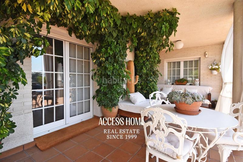 Foto 4f56916c-d0ca-424c-bdd5-ff85209c41e9. Xalet amb aparcament piscina a Alella