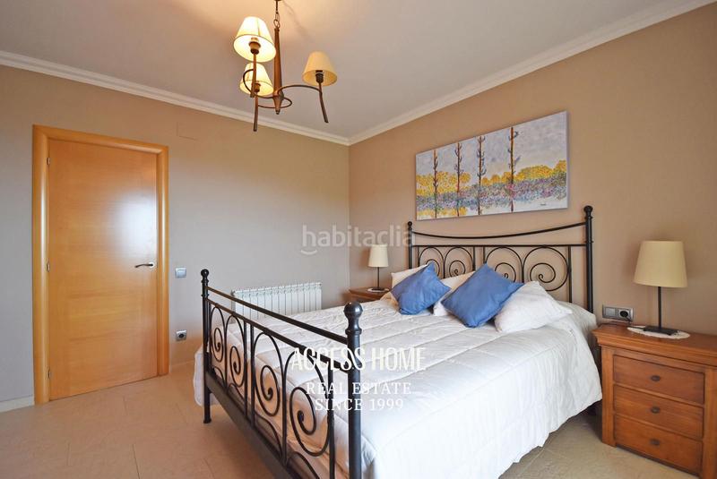 Foto 55f3d615-196f-47c0-8708-36c3aef10f08. Xalet amb aparcament piscina a Alella