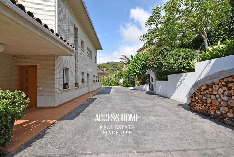 Foto 745640c2-ef1e-4083-b586-cde902ac7e9a. Xalet amb aparcament piscina a Alella