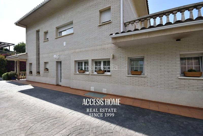 Foto 80e7053c-c99a-4868-9f5e-5905c806b301. Xalet amb aparcament piscina a Alella