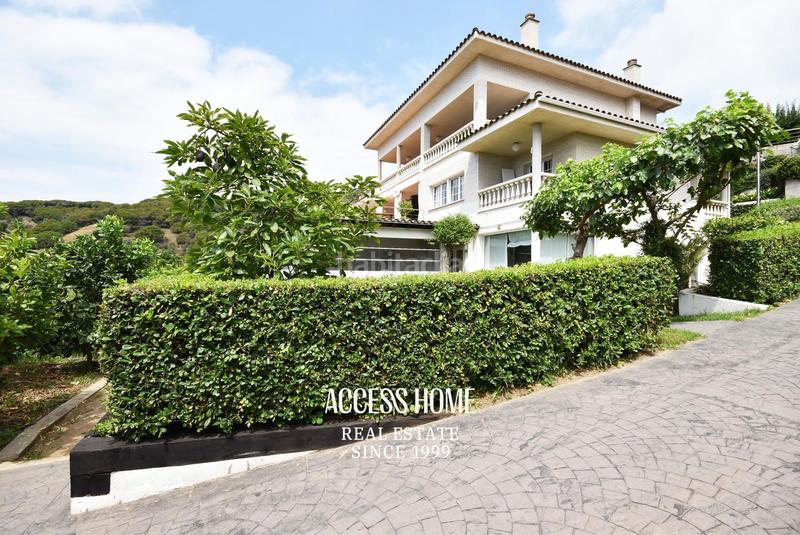 Foto 8741d7dc-9472-44df-87f8-1d674e7189e8. Xalet amb aparcament piscina a Alella