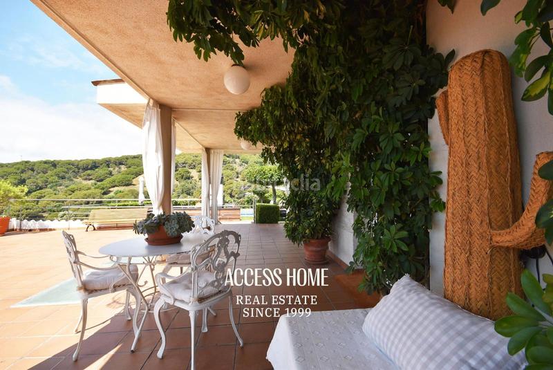 Foto a6cc4f9f-247a-45a7-b3c3-560fa15c5a9b. Xalet amb aparcament piscina a Alella