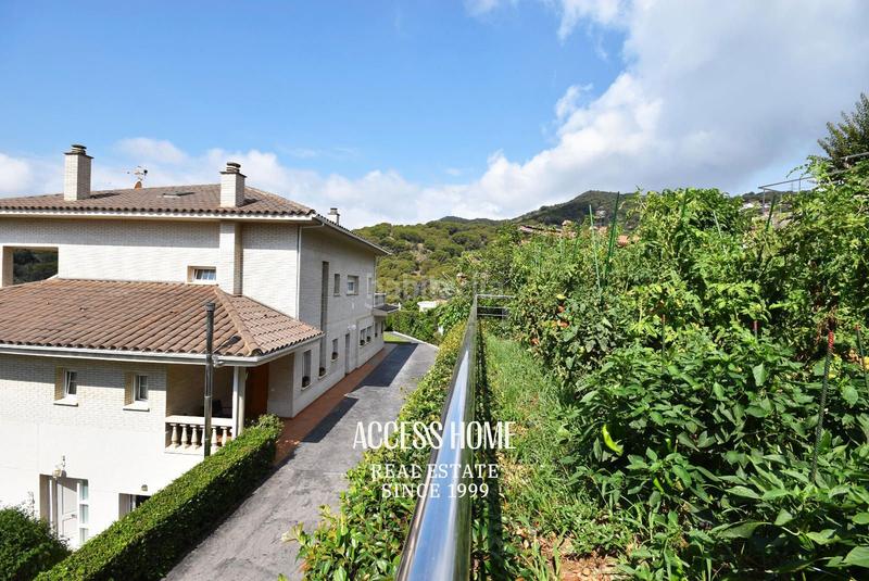 Foto a75e02d1-f28b-4c14-9da2-df75ef2029a5. Xalet amb aparcament piscina a Alella