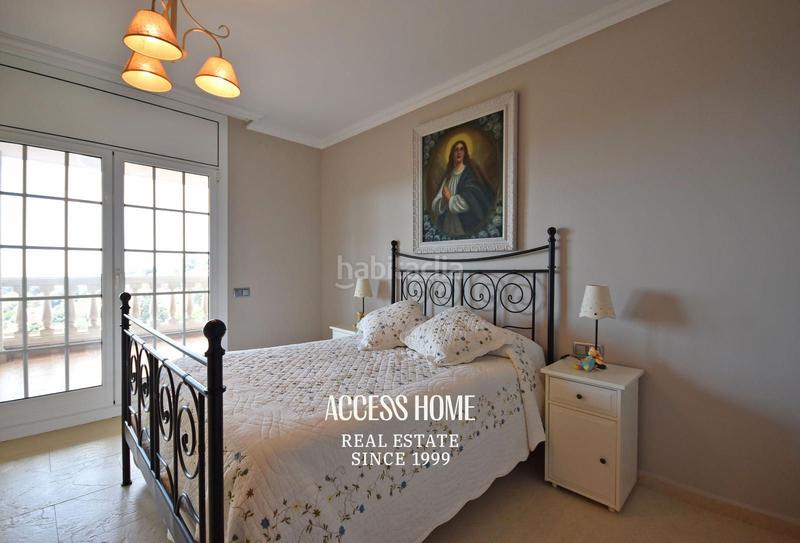 Foto da9eee03-8012-41c0-8274-ed8953bcd9e5. Xalet amb aparcament piscina a Alella