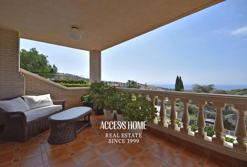 Foto e4b5b0da-1e9c-4f2f-8d5d-6ae4d8bfb731. Xalet amb aparcament piscina a Alella