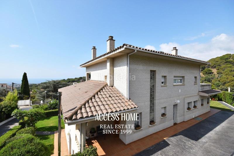 Foto e9ac45f6-879a-48e8-8a5a-70af2845fc74. Xalet amb aparcament piscina a Alella