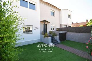 Casa adossada a Alella. Casa a tres vientos reformada con piscina privada en alella