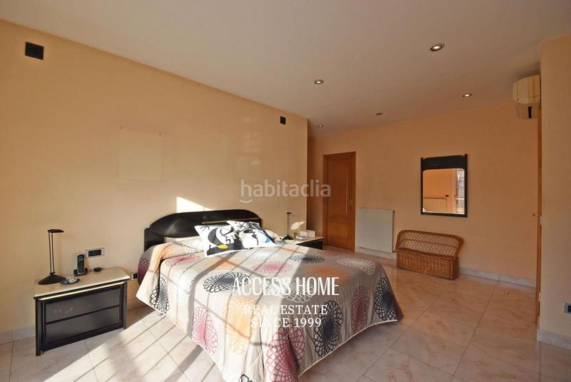 Foto 4349c463-65bb-445b-9d86-7806901cbf9c. Chalet mit heizung parking pool in Zona Alta Premià de Mar