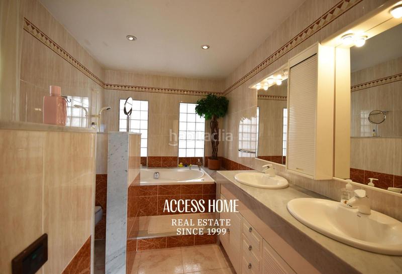 Foto d7d3efb8-70ba-4e22-aa97-0a99ec266ee6. Chalet mit heizung parking pool in Zona Alta Premià de Mar