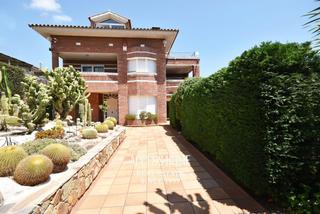 Chalet à Premià de Dalt. Casa unifamiliar con vistas a mar y piscina privada en premià de