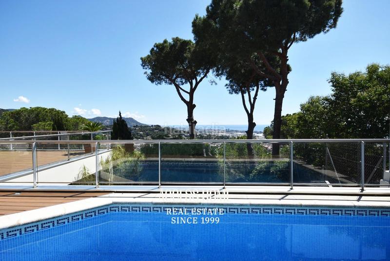 Foto 0fc85749-0dcc-4e65-bb38-7d60072d8e82. Chalet con riscaldamento parcheggio piscina in Premià de Dalt