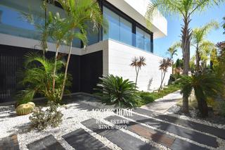 Xalet a Teià. Casa de diseño en venta en urbanización sant berger teià