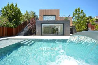 Chalet à Alella. Casa de diseño a la venta en alella