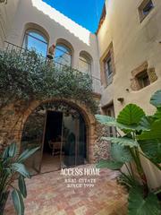 Maison à Cruïlles, Monells i Sant Sadurní de l´Heura. Espectacular casa reformada en pueblo medieval del empordà, a so