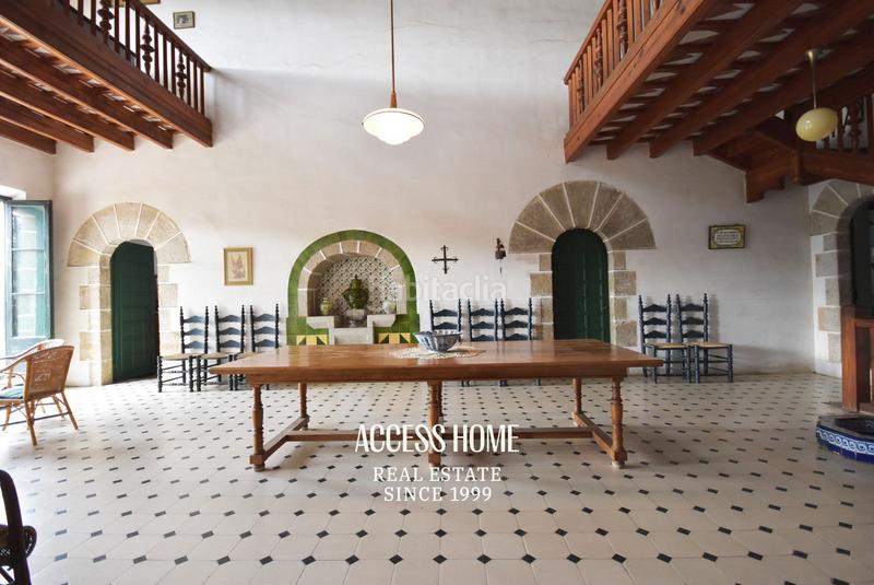 Foto bf174bb3-ba55-44ea-bb69-605b9e4b5927. Masía propiedad única catalogada en Nucli Urbà Argentona