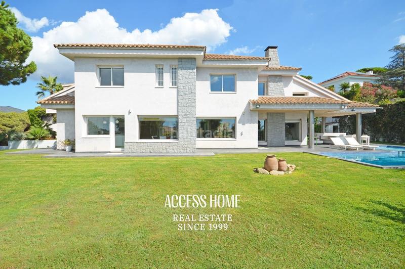 Foto 9844ef44-4c91-4d2c-acab-b220928bbd9b. Chalet exclusiva propiedad con vistas a mar en can teixidó, en Alella
