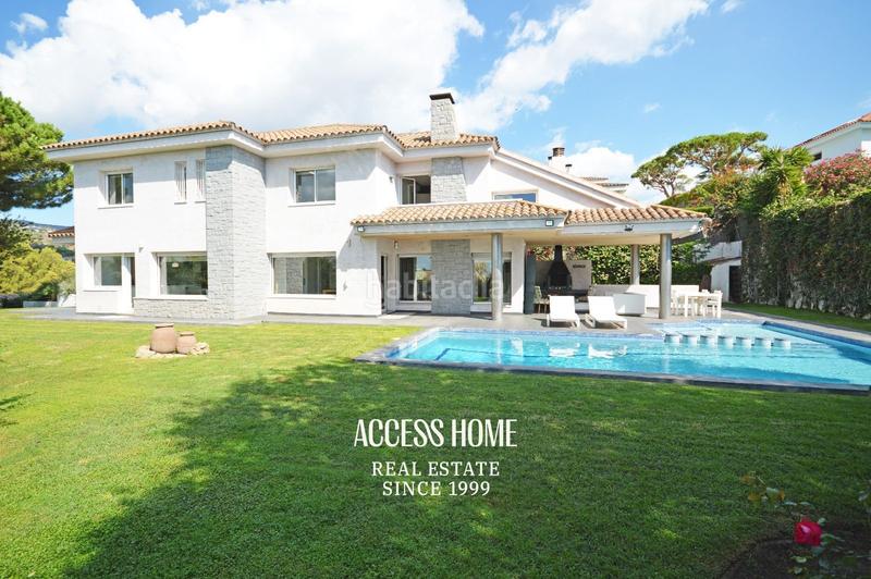 Foto b90efbef-d87d-4f8a-bb45-e873b3f1d24b. Chalet exclusiva propiedad con vistas a mar en can teixidó, en Alella