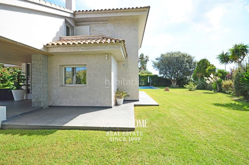 Foto f0780dfd-f144-45dd-a7d7-dbce7389025b. Chalet exclusiva propiedad con vistas a mar en can teixidó, en Alella