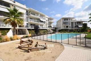 Pis a Califòrnia-Santa Madrona. Piso de reciente construcción con piscina comunitaria en ocata,