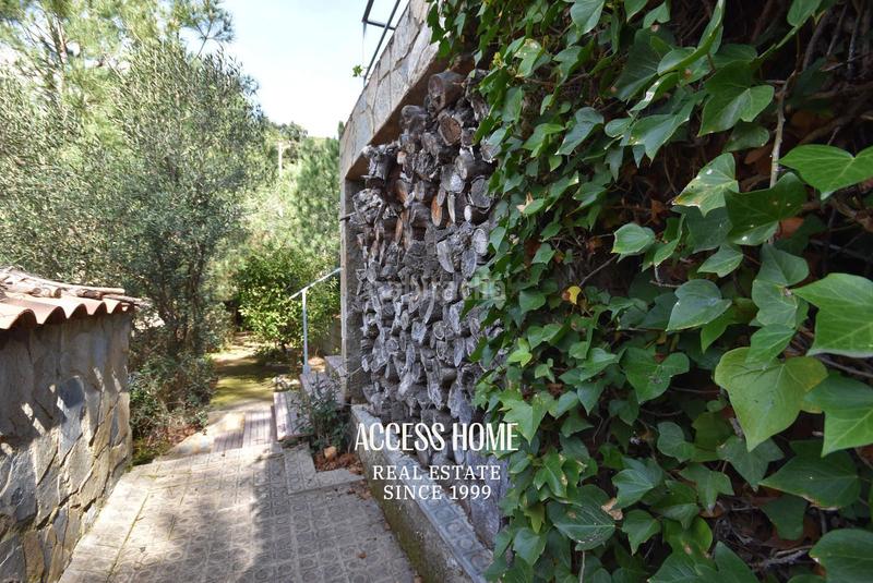 Foto 91a9db4c-ba47-41fe-8e6b-7b82abdb8506. Chalet casa en venta en les sureres, , con jardín y piscina en Mataró