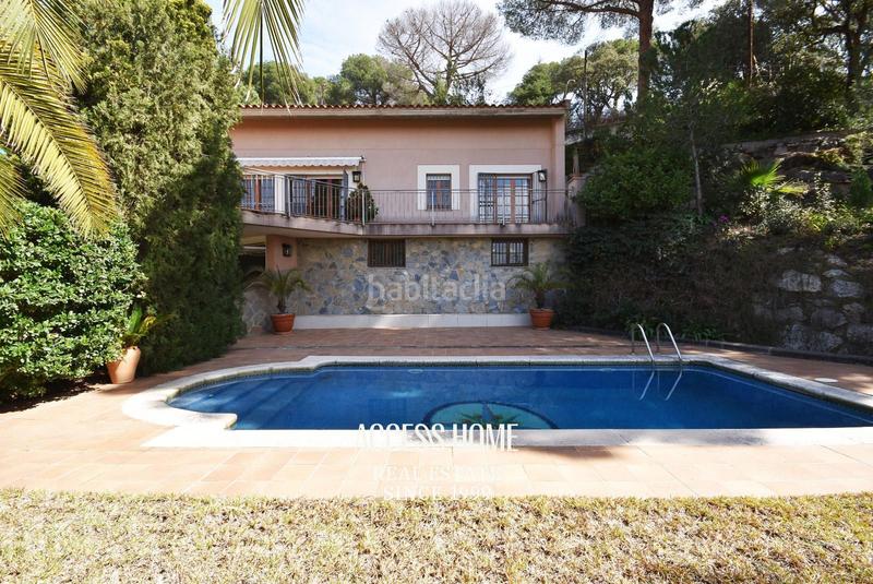 Foto b6c3416a-cd18-43e6-9f91-b50e456629bd. Chalet casa en venta en les sureres, , con jardín y piscina en Mataró